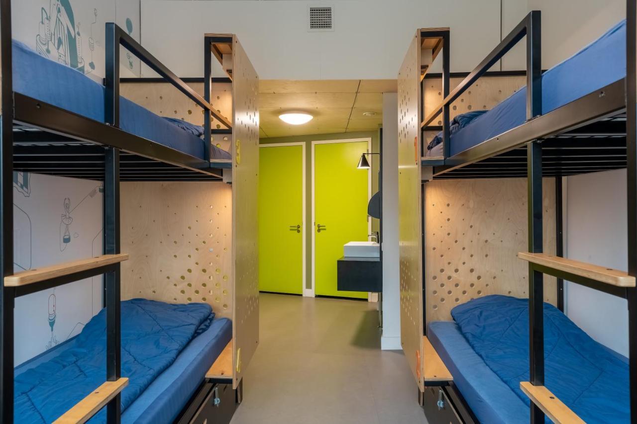 Six Person Room With Private Bathroom and Shower